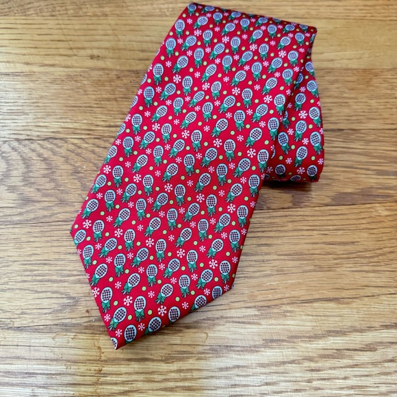 Vineyard Vines Paddle Tennis Holiday Silk Tie- NWOT - Picture 1 of 3